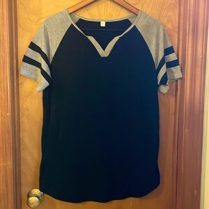 🌻3 for $25 football-style tee. Large. Black and Gray.